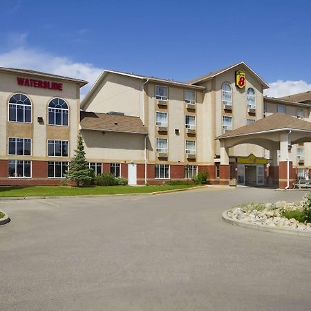 Super 8 By Wyndham Fort St. John Bc Zewnętrze zdjęcie